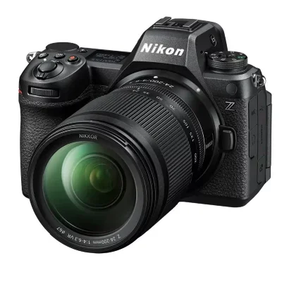 Appareil photo hybride Nikon Z6 III + Z 24-200mm f/6,3-4 Noir