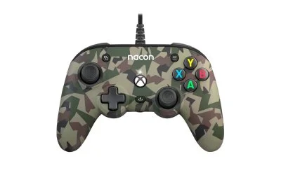 Manette filaire Nacon Pro Compact Camo Forest pour Xbox et PC
