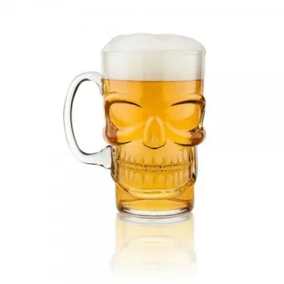 Verre à bière en forme de crâne