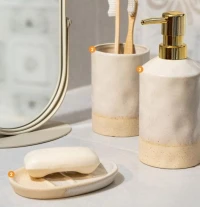 Set de 3 accessoires de salle de bain (porte savon, distributeur à savon et gobelet)