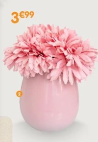 Fleurs artificielles en pot