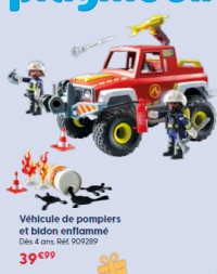 Véhicule de pompiers et bidon enflammé