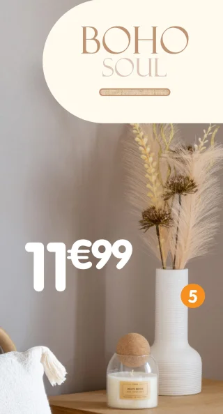 Vase avec fleurs séchées