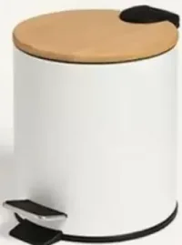 Poubelle à pédale