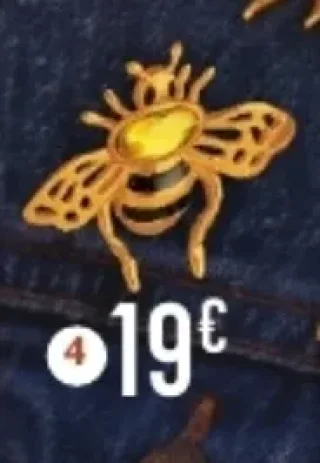 Pin's en acier doré, oxyde de zirconium et laque Le Manège à Bijoux