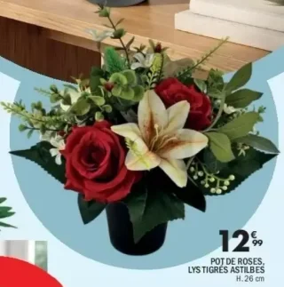 Pot de roses, lys tigrés astilbes H. 26 cm