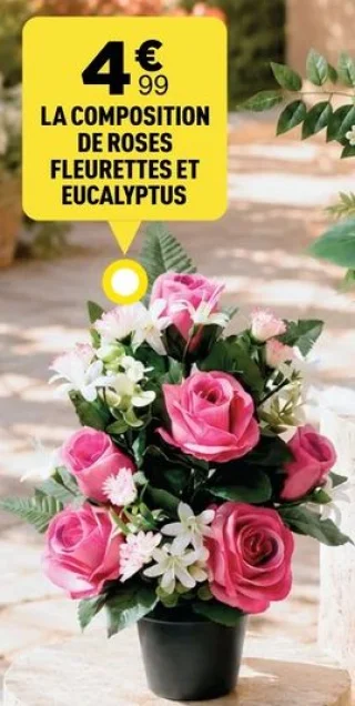 La composition de roses fleurettes et eucalyptus