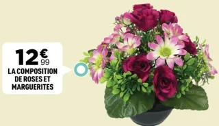 La composition de roses et marguerites