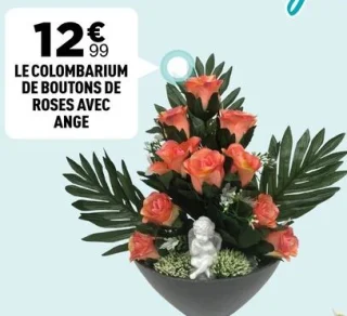 Le colombarium de boutons de roses avec ange
