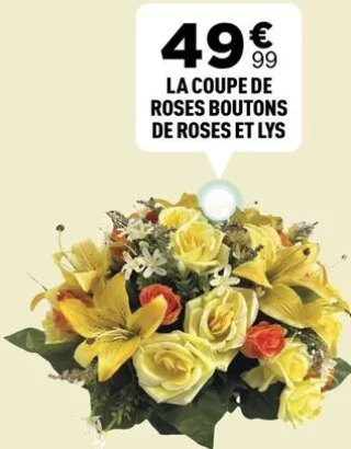 La coupe de roses boutons de roses et lys