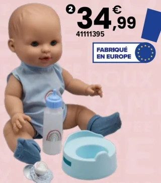 Tom boit et fait pipi