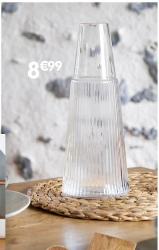 Carafe en verre strié