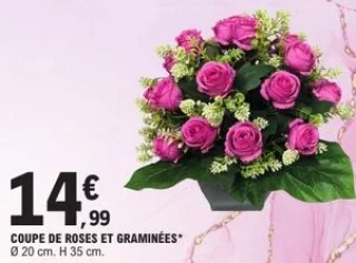 Coupe de roses et graminées artificielles