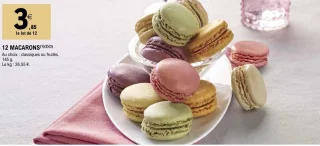 12 Macarons