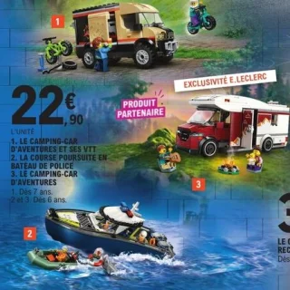 LEGO City - Le camping-car d'aventures et ses VTT / La course poursuite en bateau de police / Le camping-car d'aventures