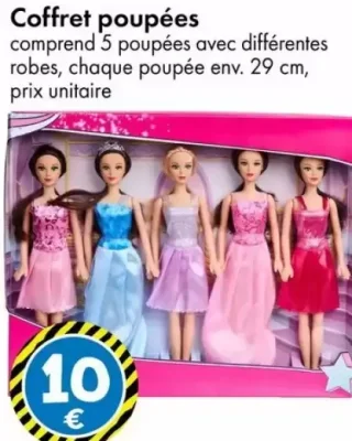 Coffret poupées comprend 5 poupées avec différentes robes