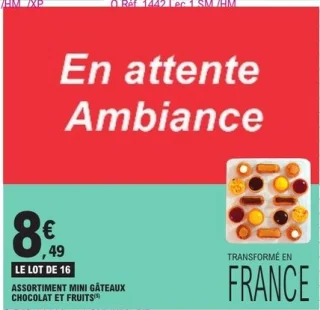 Assortiment mini gâteaux chocolat et fruits